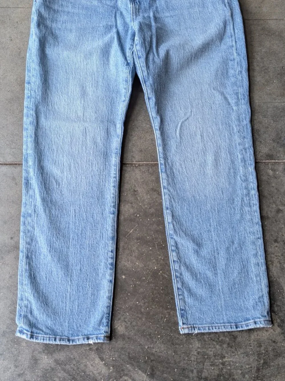 Madewell The Petite '90s Straight Jean in Rondell Wash: Crease Edition size 28P
